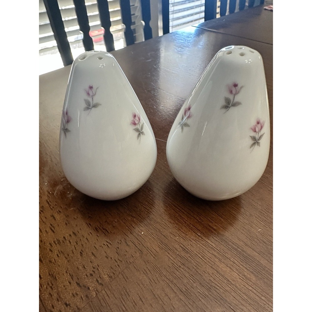 VTG Style House Salt & Pepper Shakers Fine China "Rosette" 3 1/2" Made In Japan